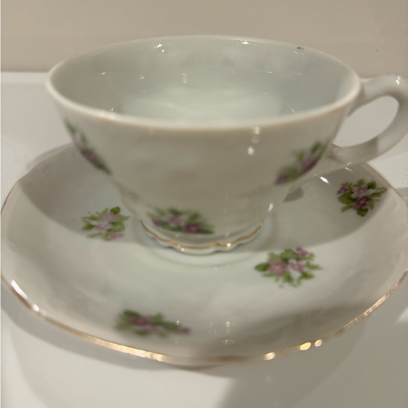 Vintage teacup and saucer from Grantcrest China - Picture 3 of 7